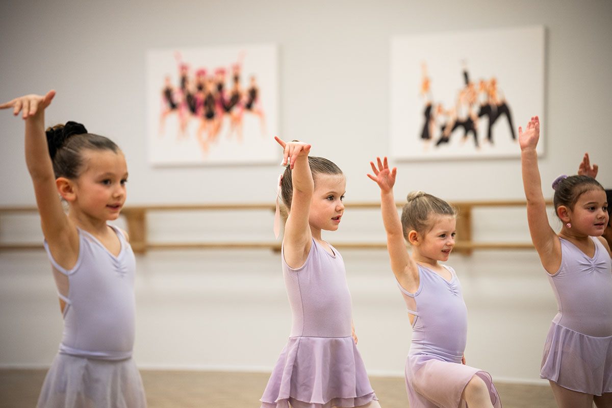 jazz dance style group of girls